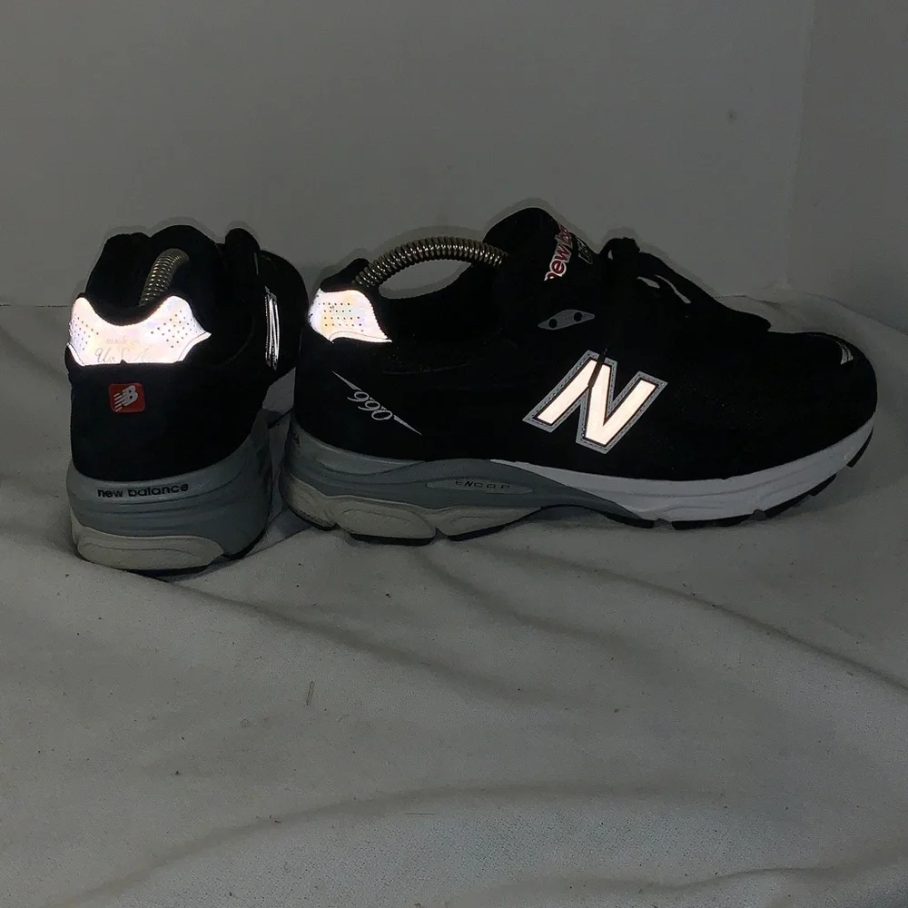 New Balance Mens 990v3 Black/White Sneakers